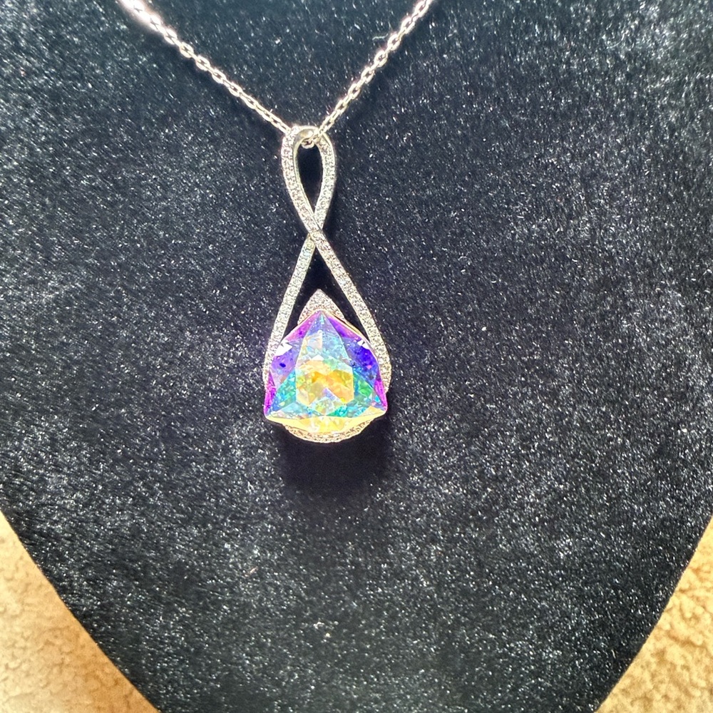 Elegant Silver Infinity Pendant Necklace